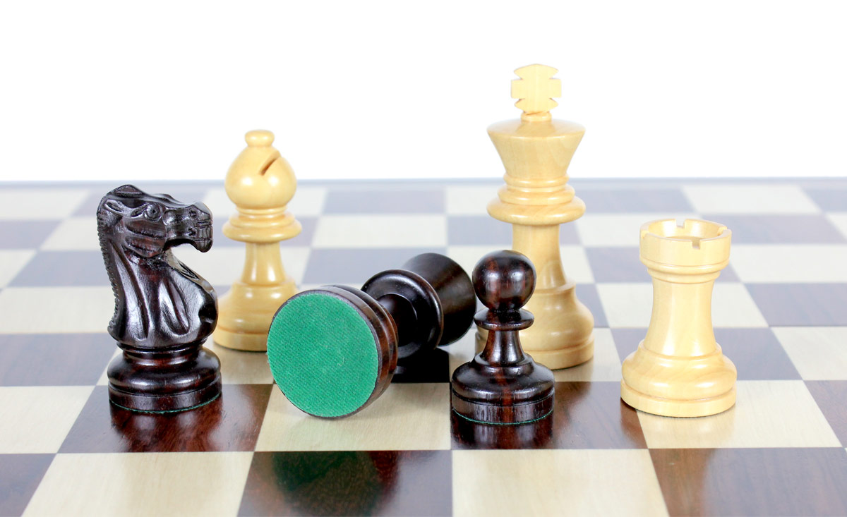 All chess pieces have felted bottom. The weight of the chess set is 4.58 lbs (2.08 kg)